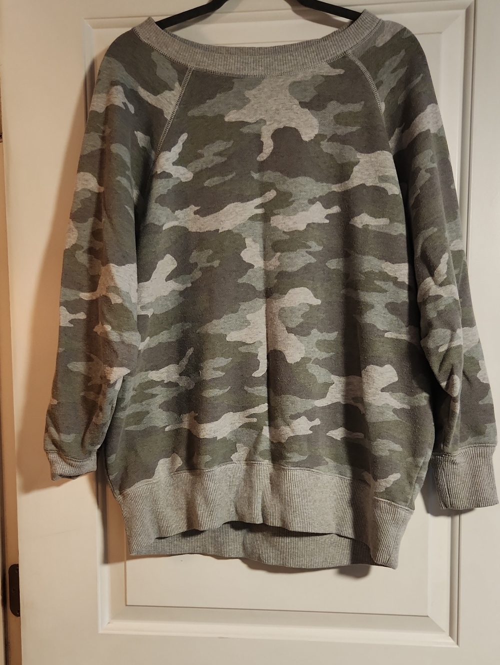 aerie Women's Camo Crewneck Sweater - Olive Green & Gray